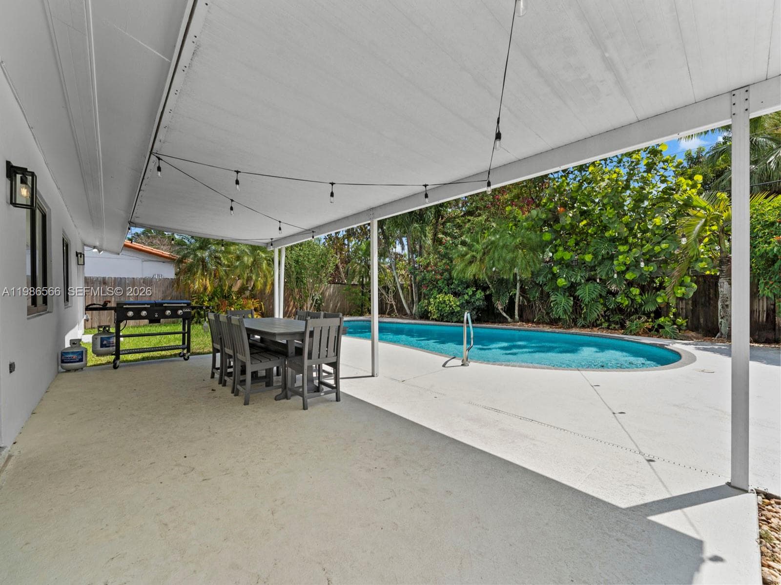 9020 SW 187th Ter photo 38