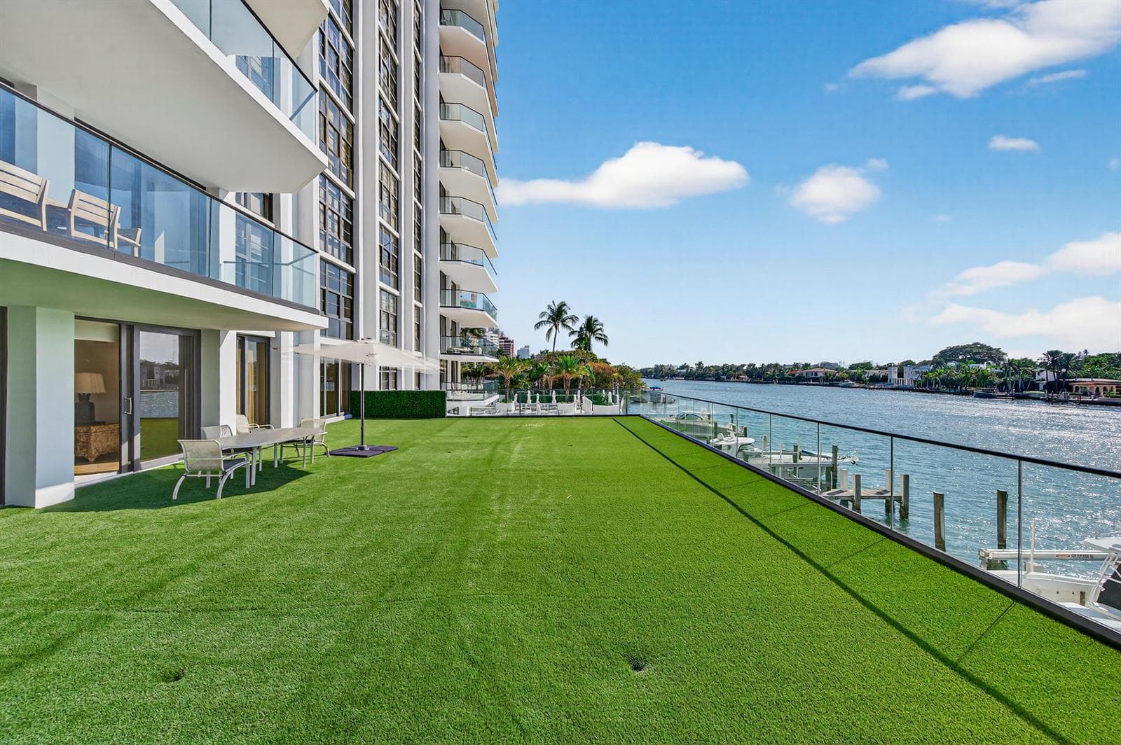 42-5500-Collins-Ave-LPG