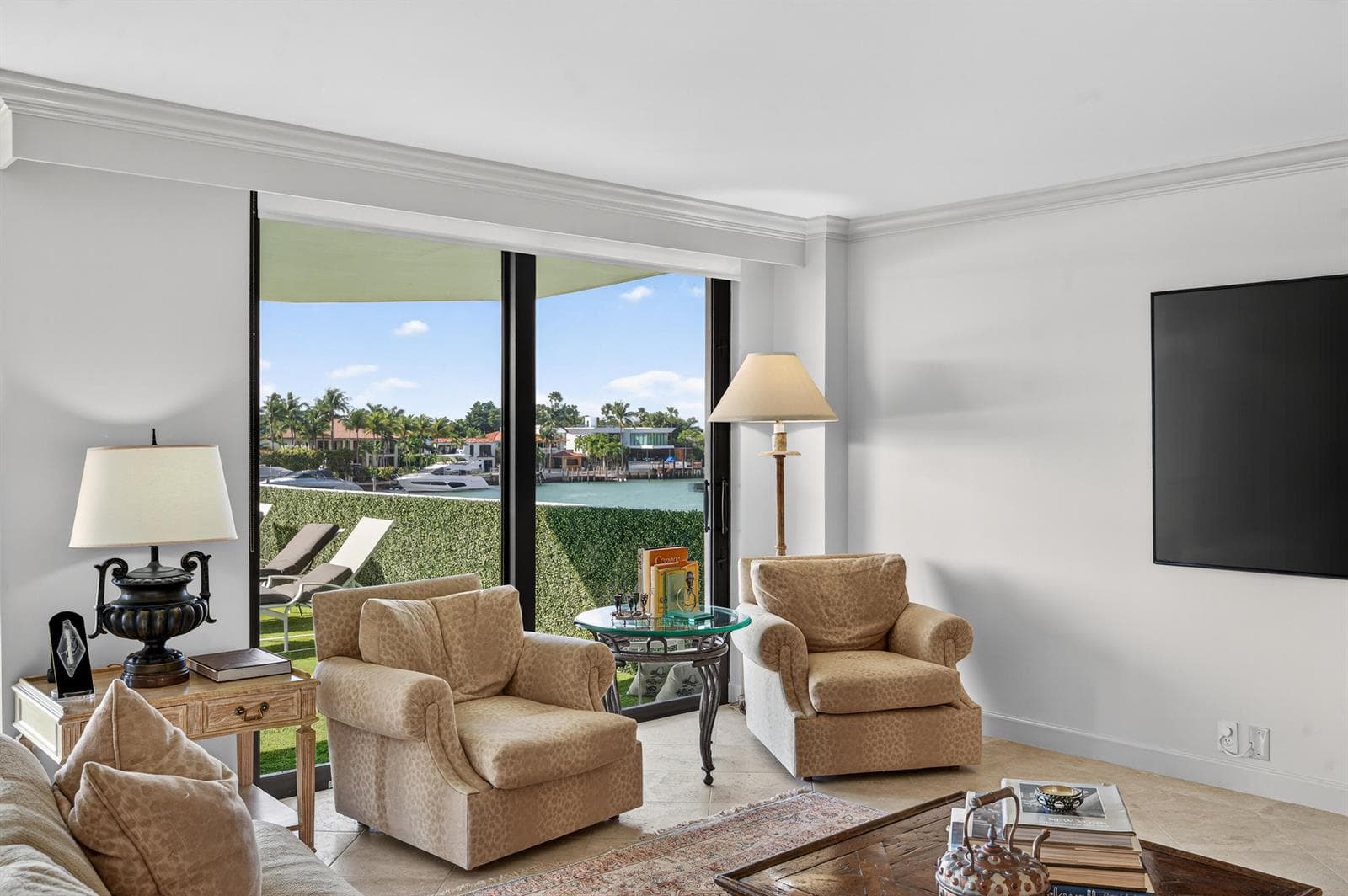 15-5500-Collins-Ave-LPG