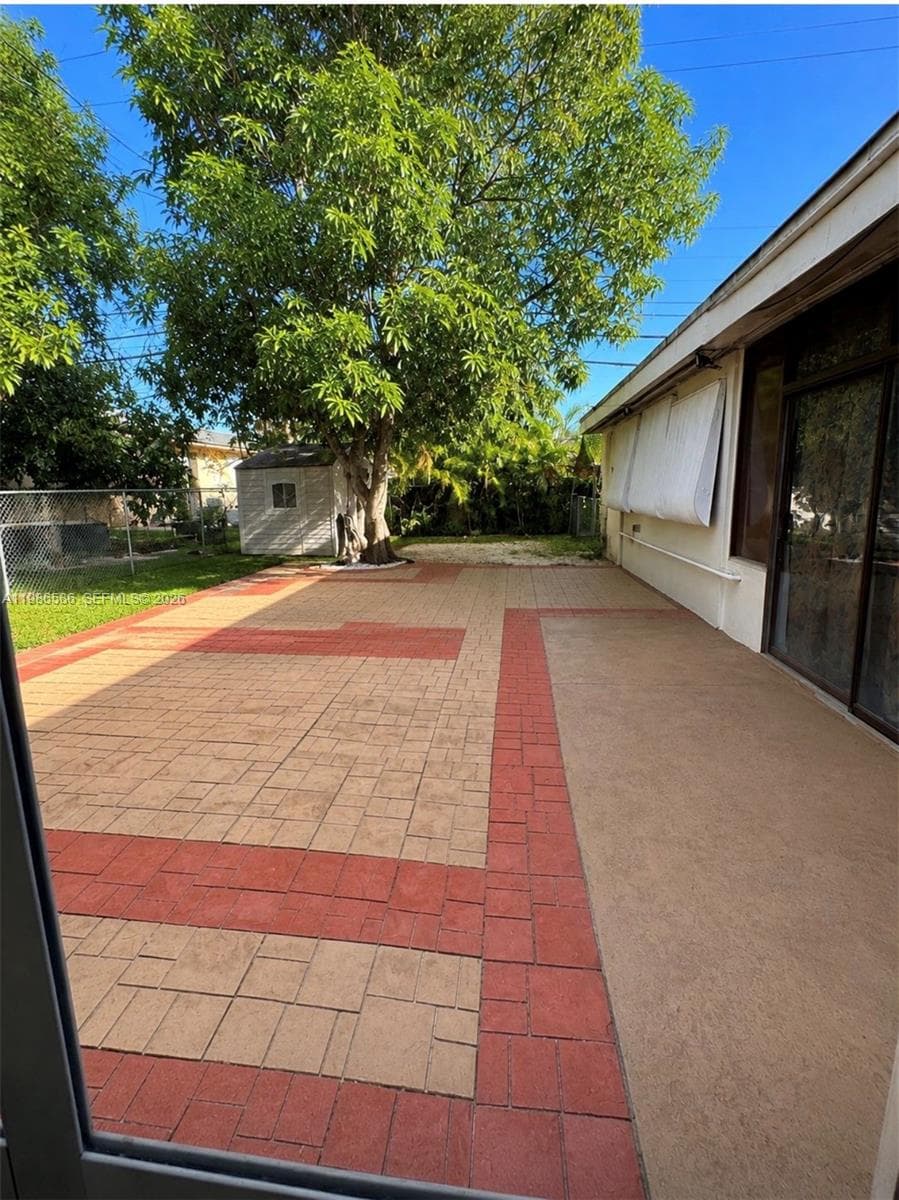 52 E 50th Pl photo 21