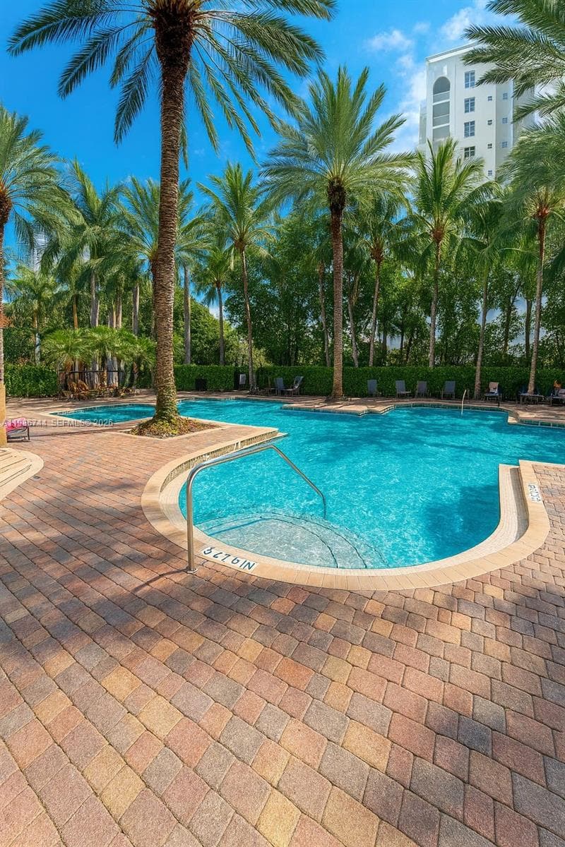 Porto Bellagio · #2122 in Sunny Isles Beach - Photo 17