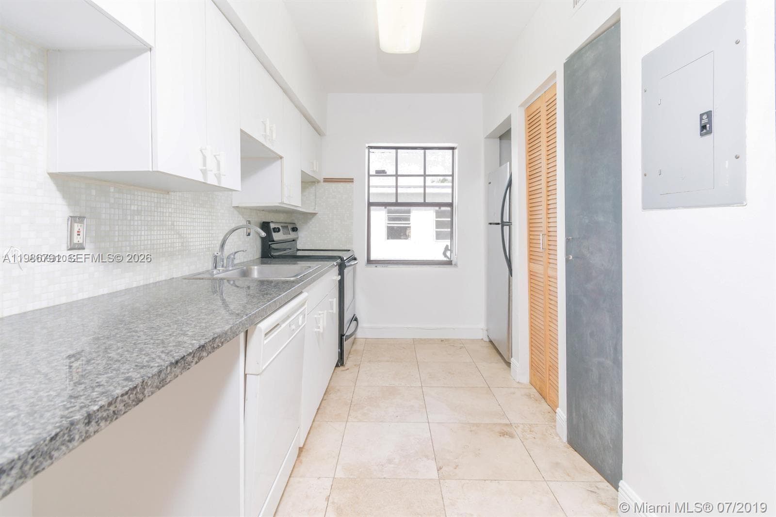 JEFFERSON COURT CONDO · #201 in Miami Beach - Photo 14