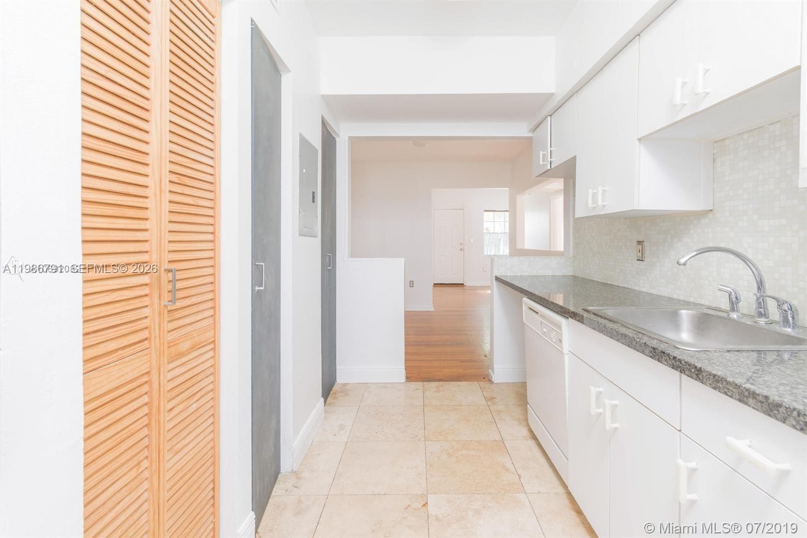 JEFFERSON COURT CONDO · #201 in Miami Beach - Photo 11