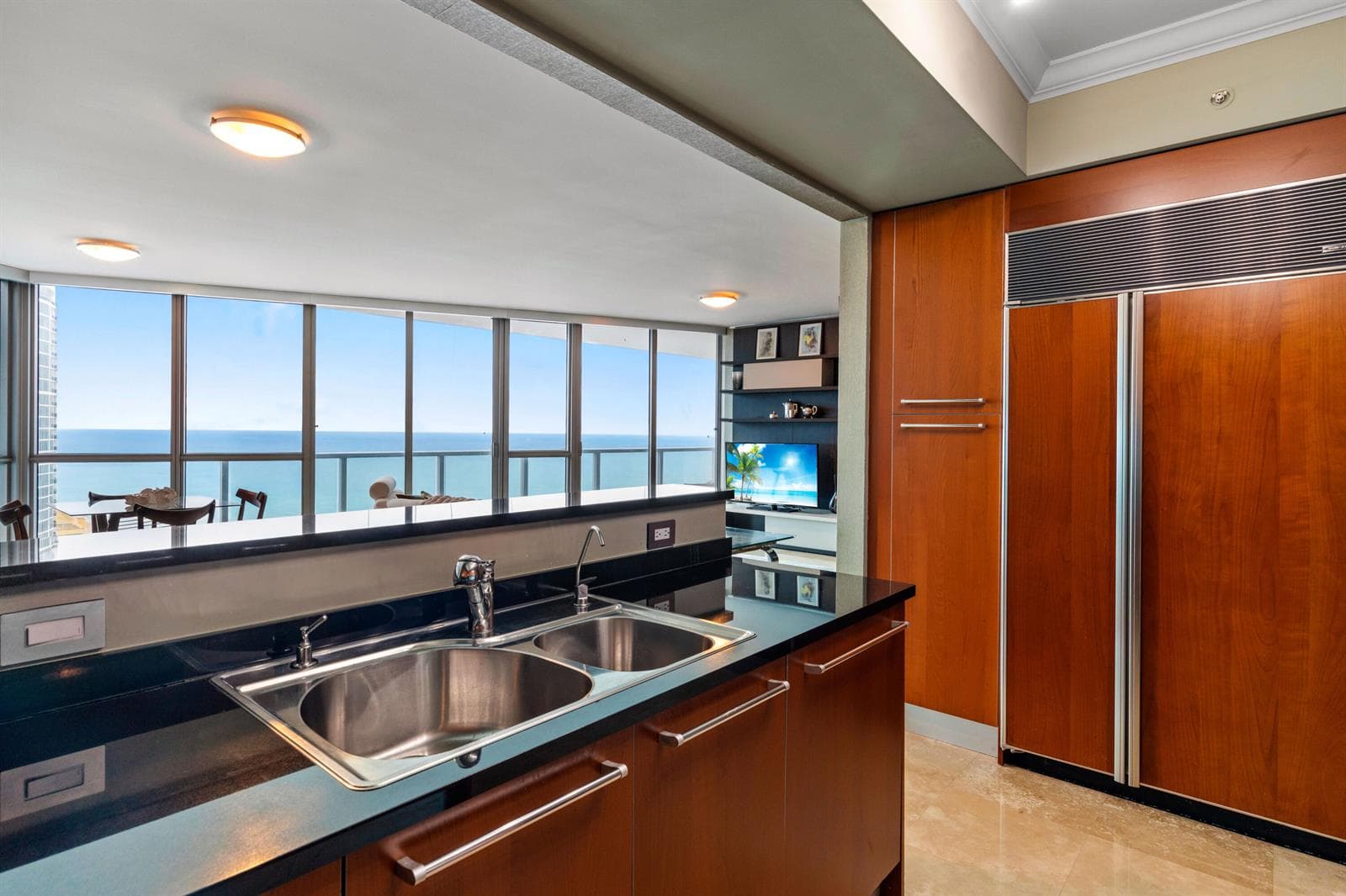 OP 3105 DOUBLE SINK LOOKING AT VIEW