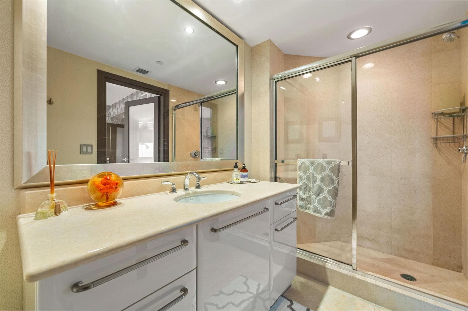 OP 3105 BEST BATHROOM 2