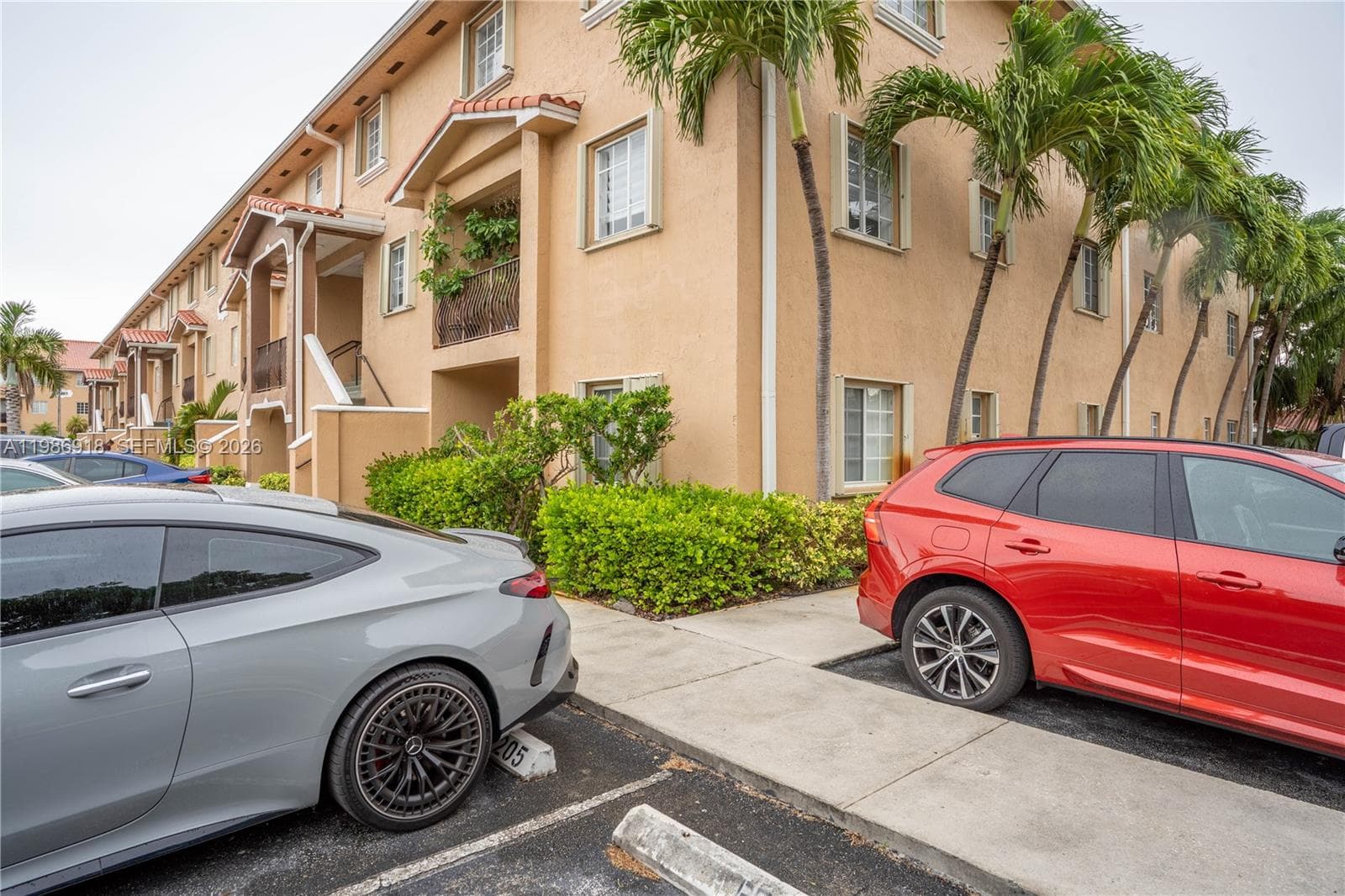 POINCIANA LAKES VILLAS · #101 in Hialeah - Photo 2