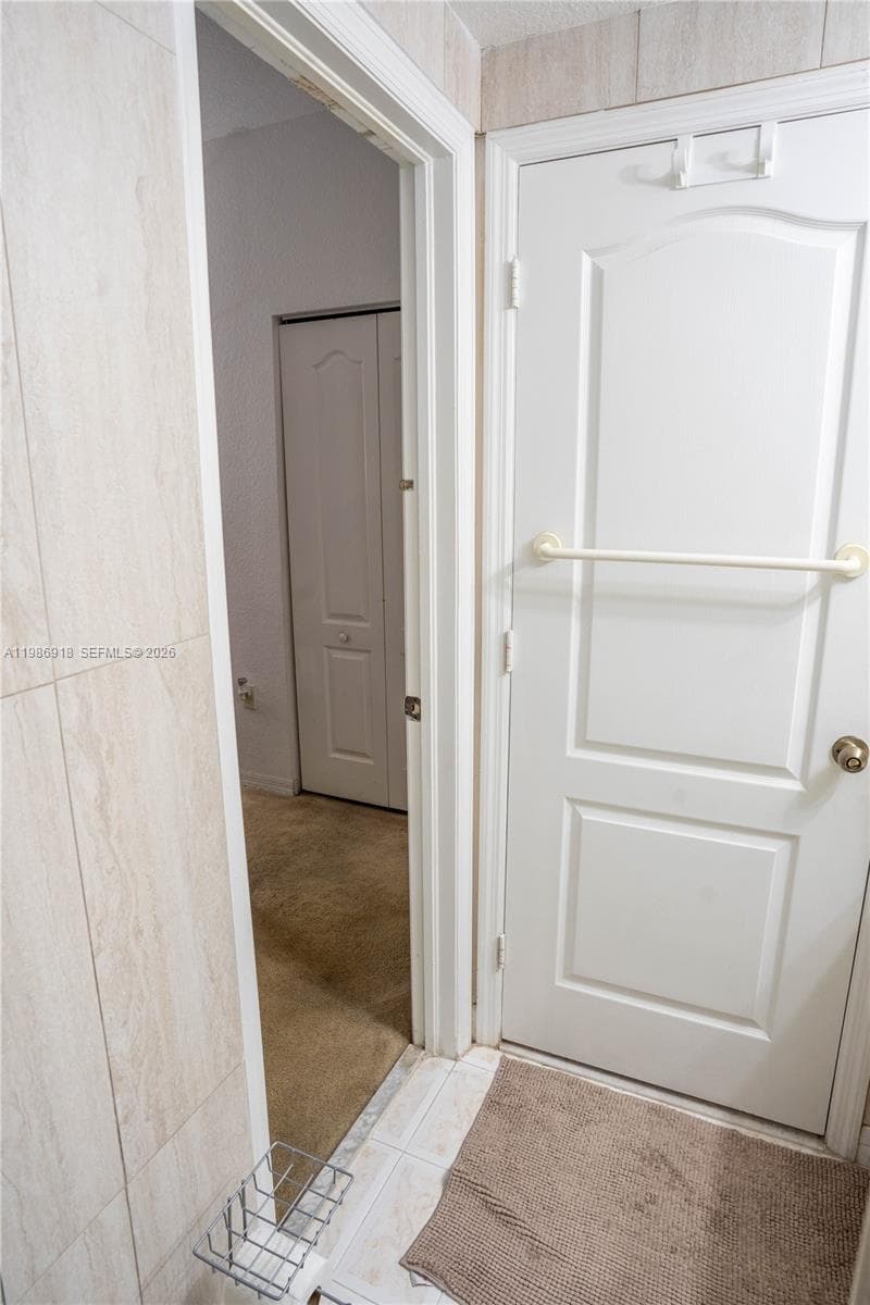 POINCIANA LAKES VILLAS · #101 in Hialeah - Photo 29