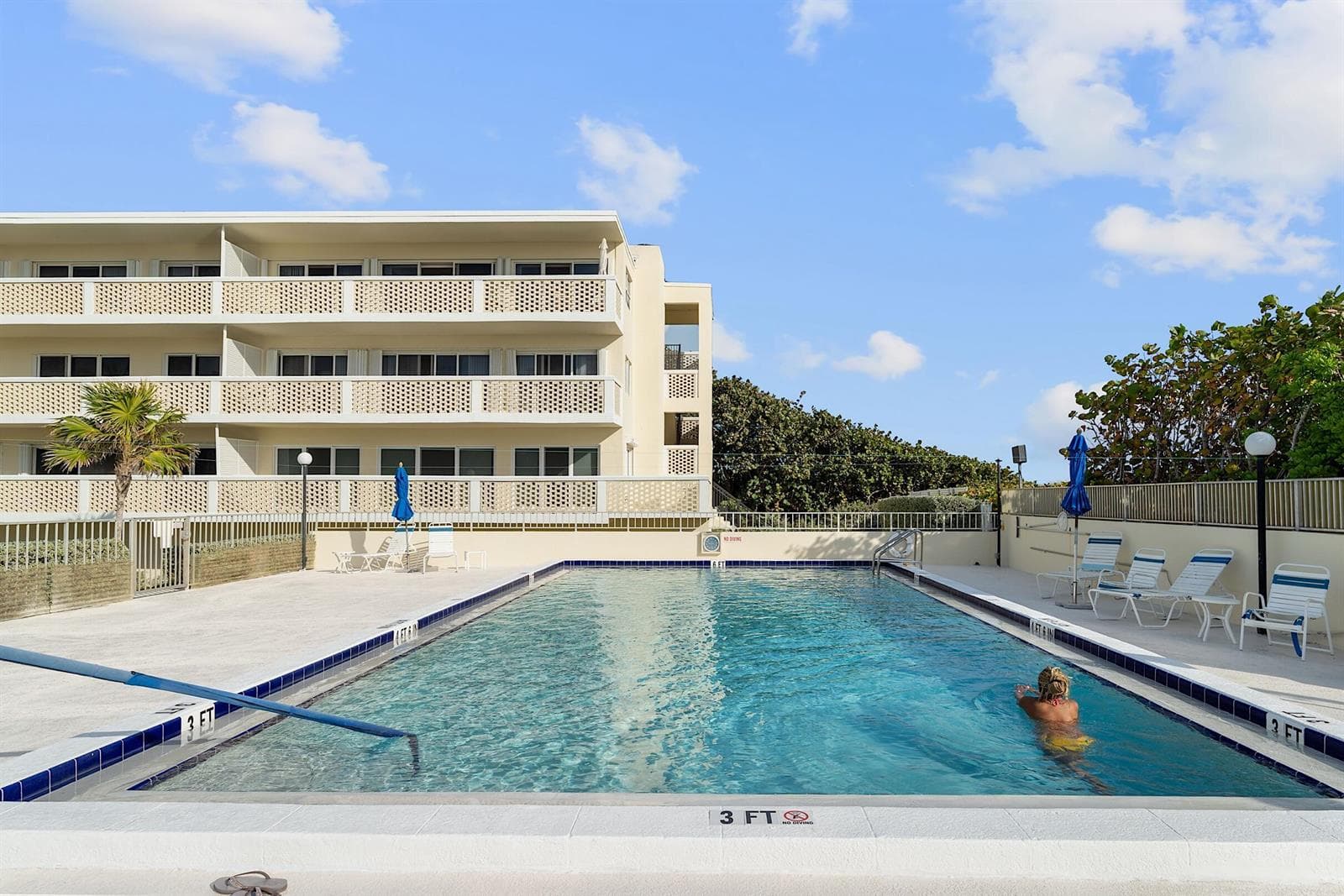 Community pool