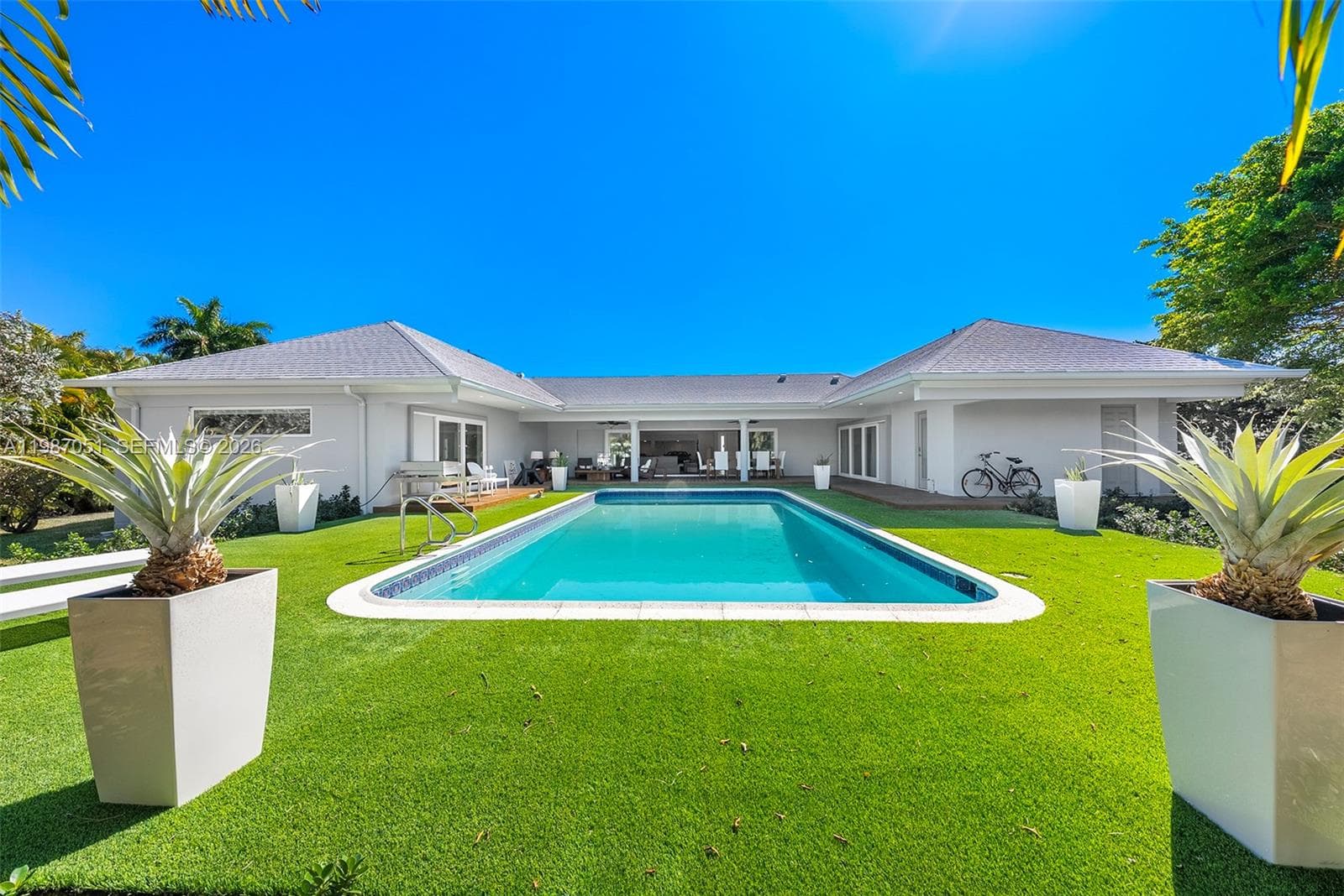 424 Alamanda Dr photo 33
