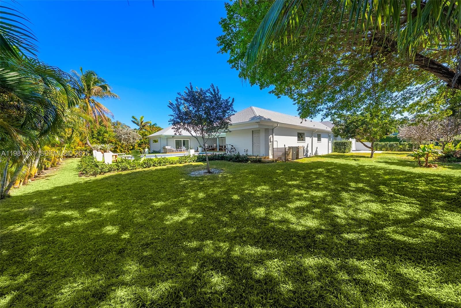 424 Alamanda Dr photo 35