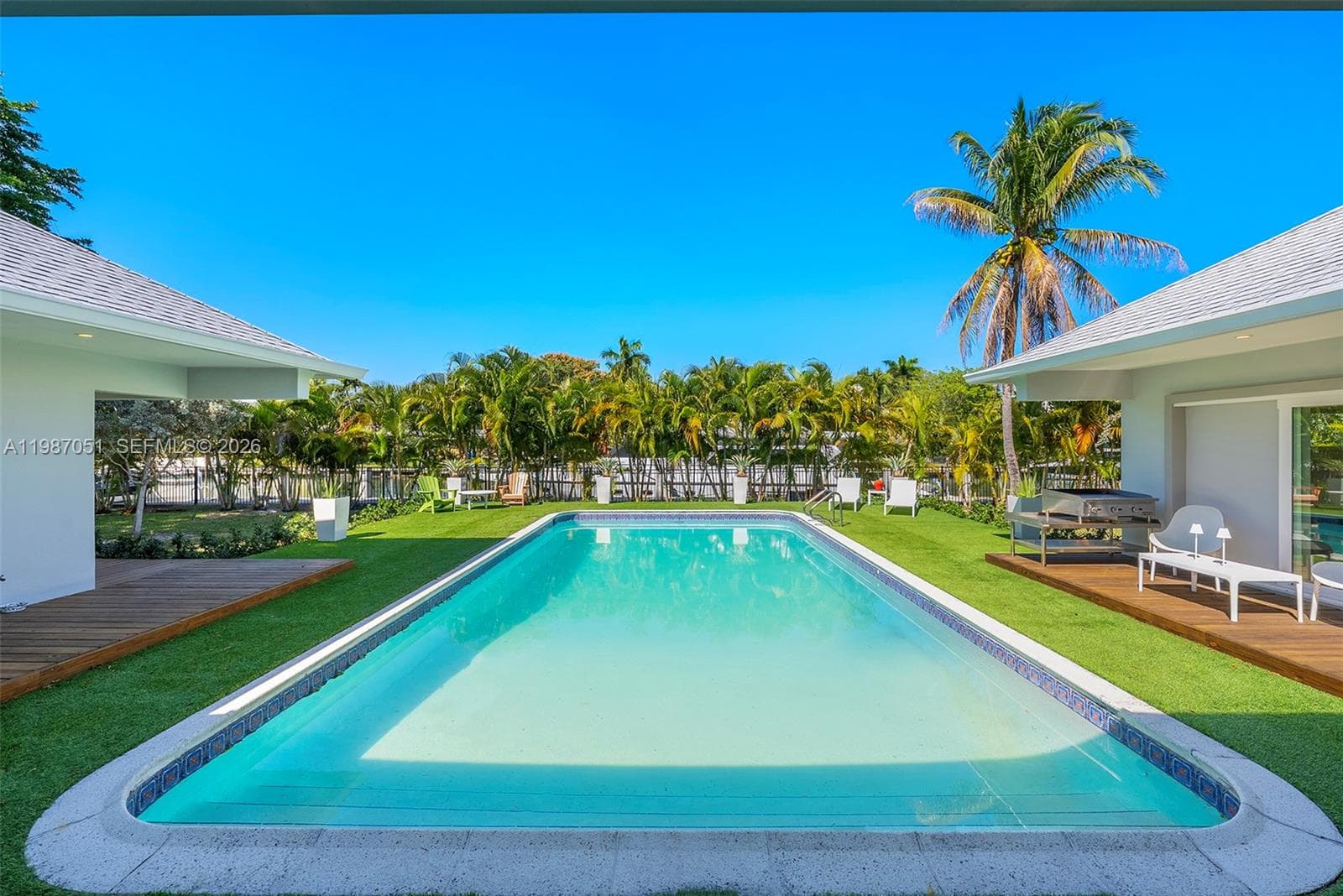 424 Alamanda Dr photo 31