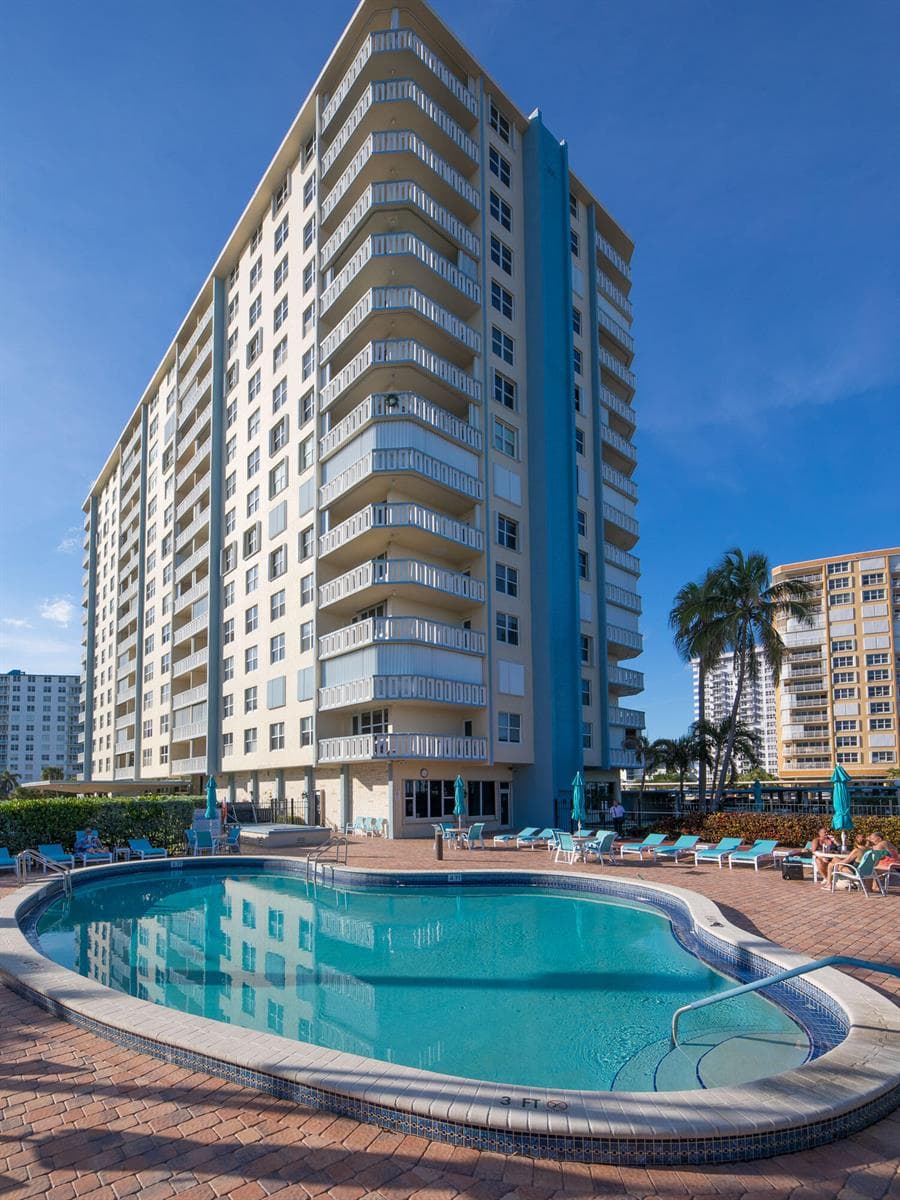 Jamaica House pool 4