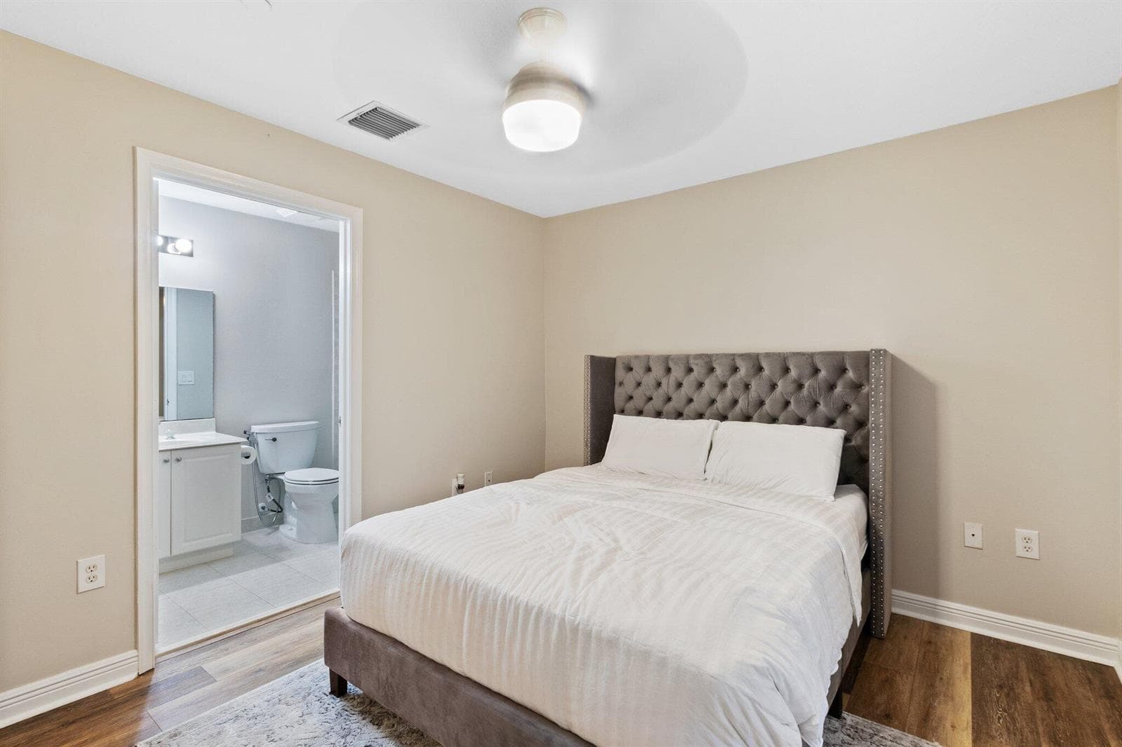 17-web-or-mls-1033-ne-17th-way-2003