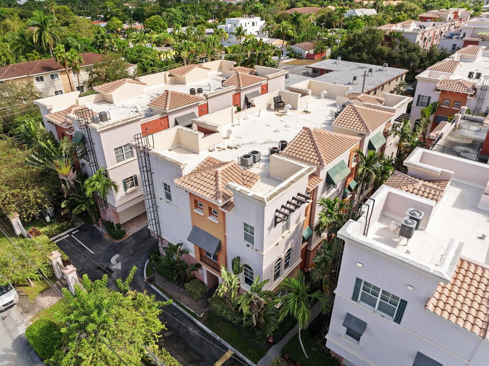 2-web-or-mls-1033-ne-17th-way-2003