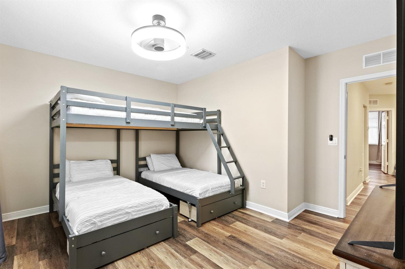 23-web-or-mls-1033-ne-17th-way-2003