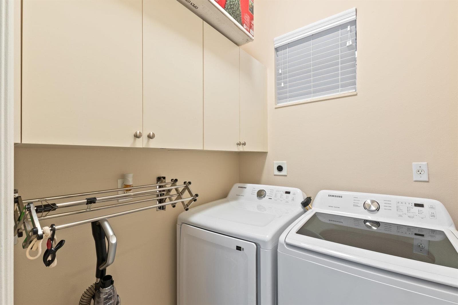 14-web-or-mls-1033-ne-17th-way-2003Lau
