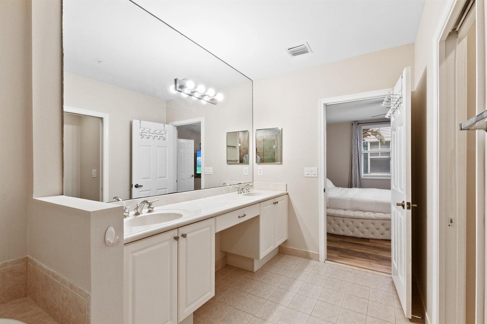 22-web-or-mls-1033-ne-17th-way-2003