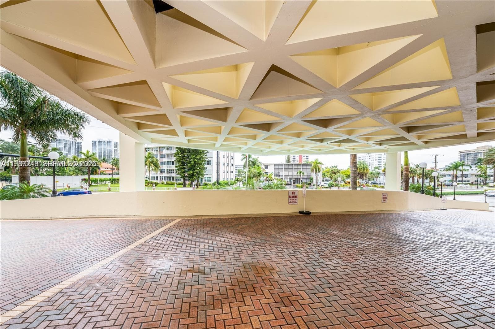 PARKER DORADO DIR OCEAN V · #509 in Hallandale Beach - Photo 26
