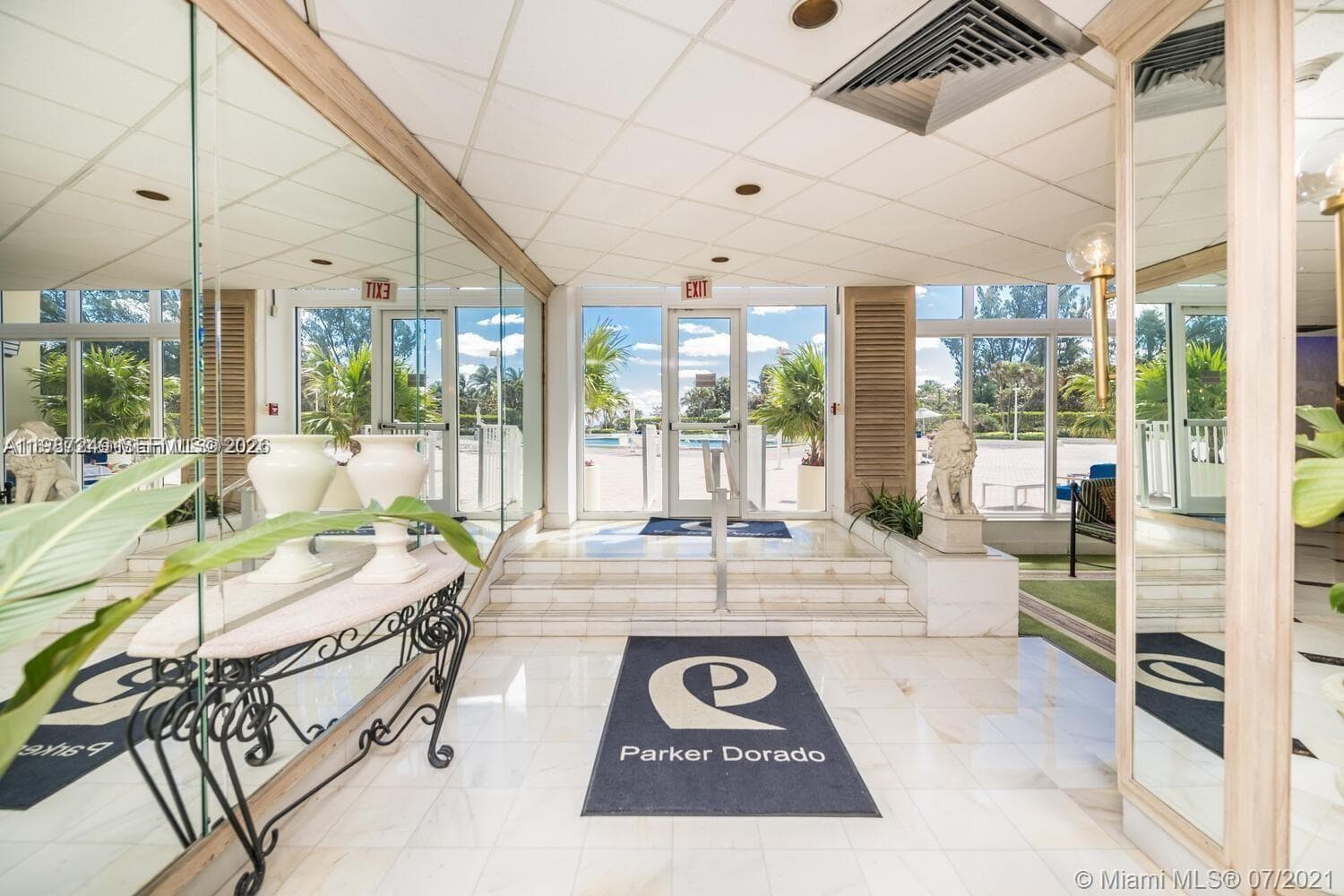 PARKER DORADO DIR OCEAN V · #509 in Hallandale Beach - Photo 28