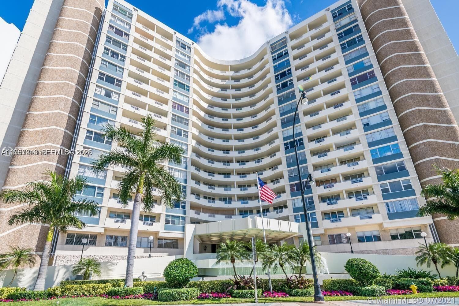 PARKER DORADO DIR OCEAN V · #509 in Hallandale Beach - Photo 25