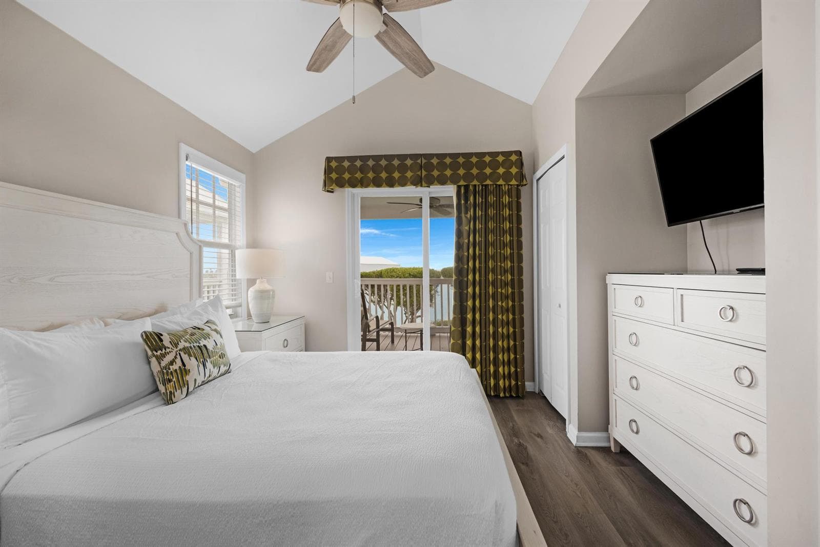 Comfortable sized room