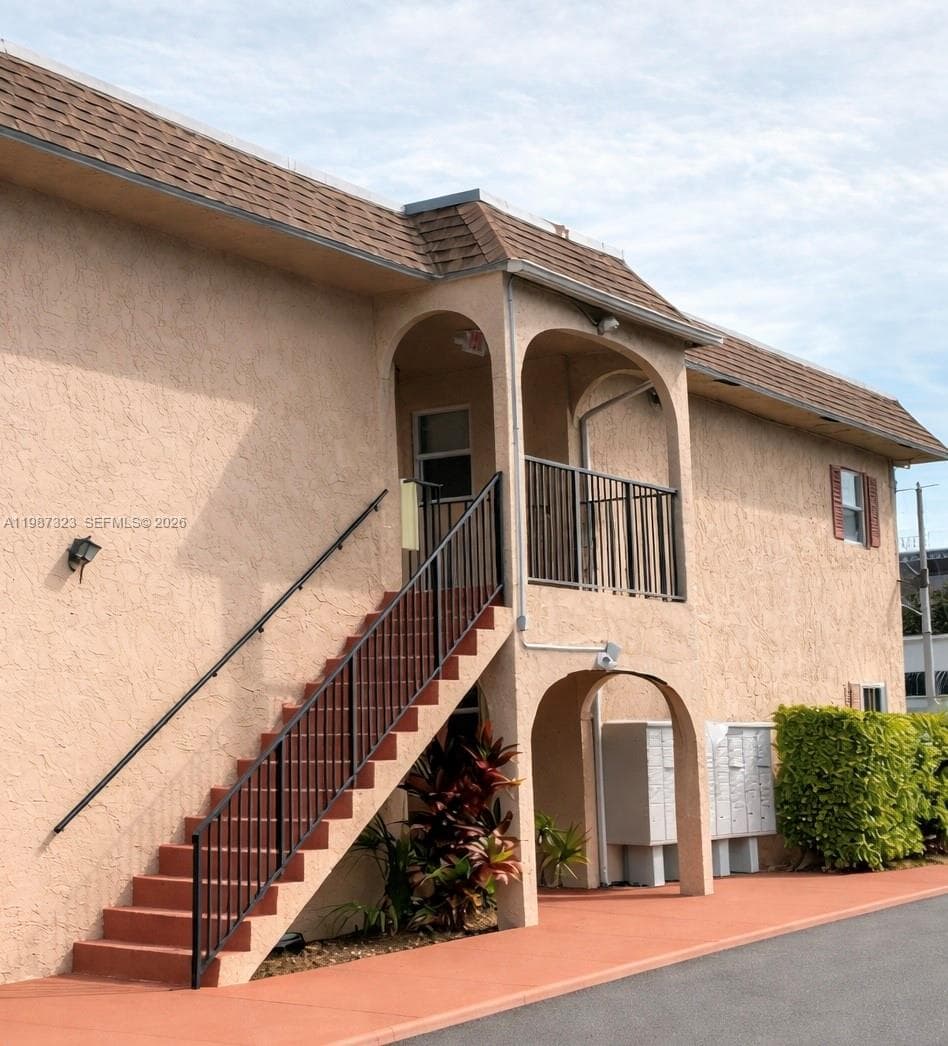 BOCA TOWNE CENTRE CONDO · #1210 in Boca Raton - Photo 2