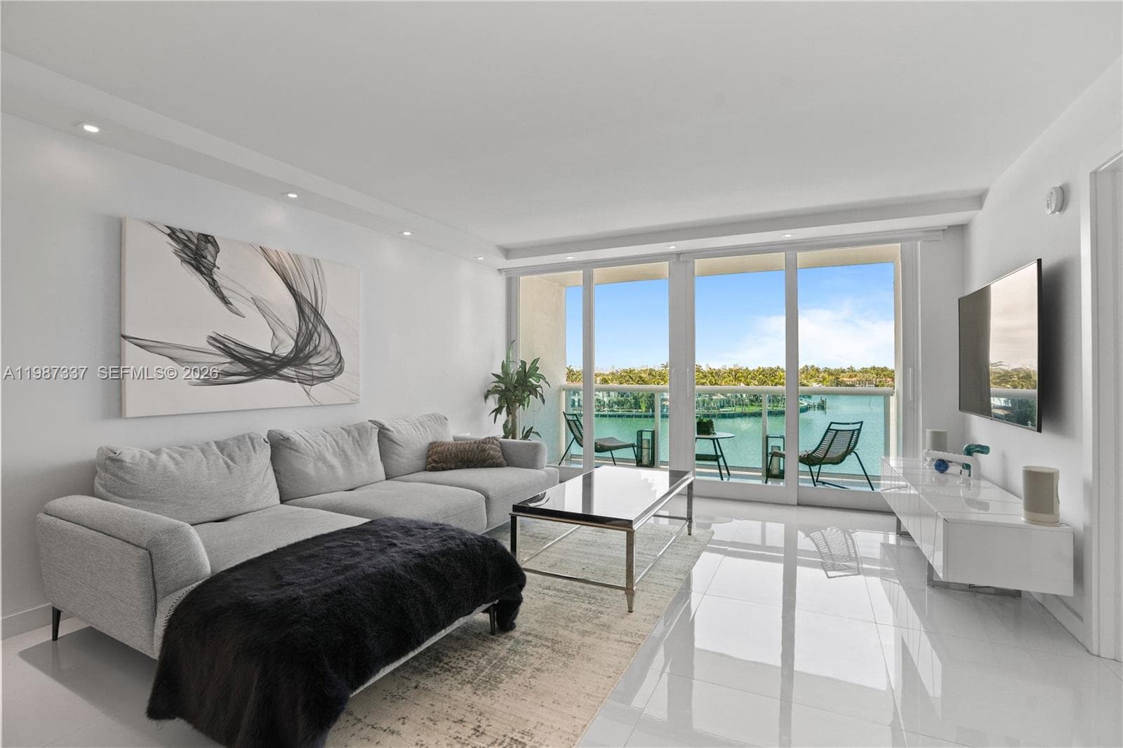 AQUASOL CONDO · #5M in Miami Beach - Photo 2