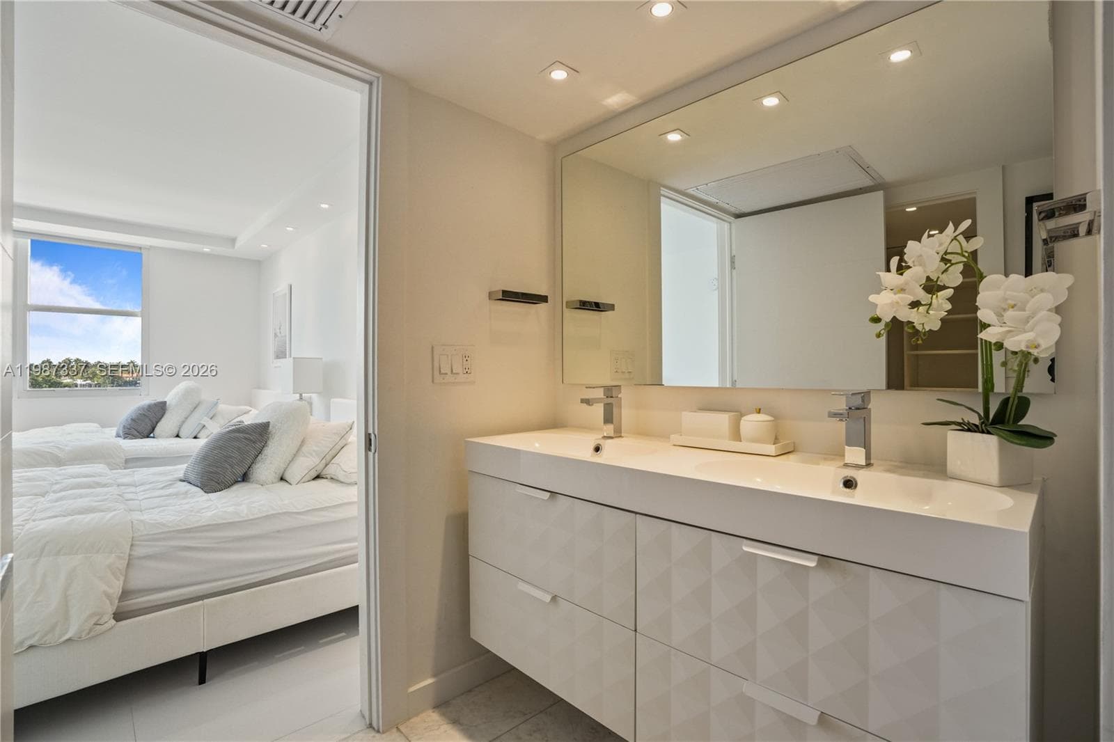 AQUASOL CONDO · #5M in Miami Beach - Photo 18