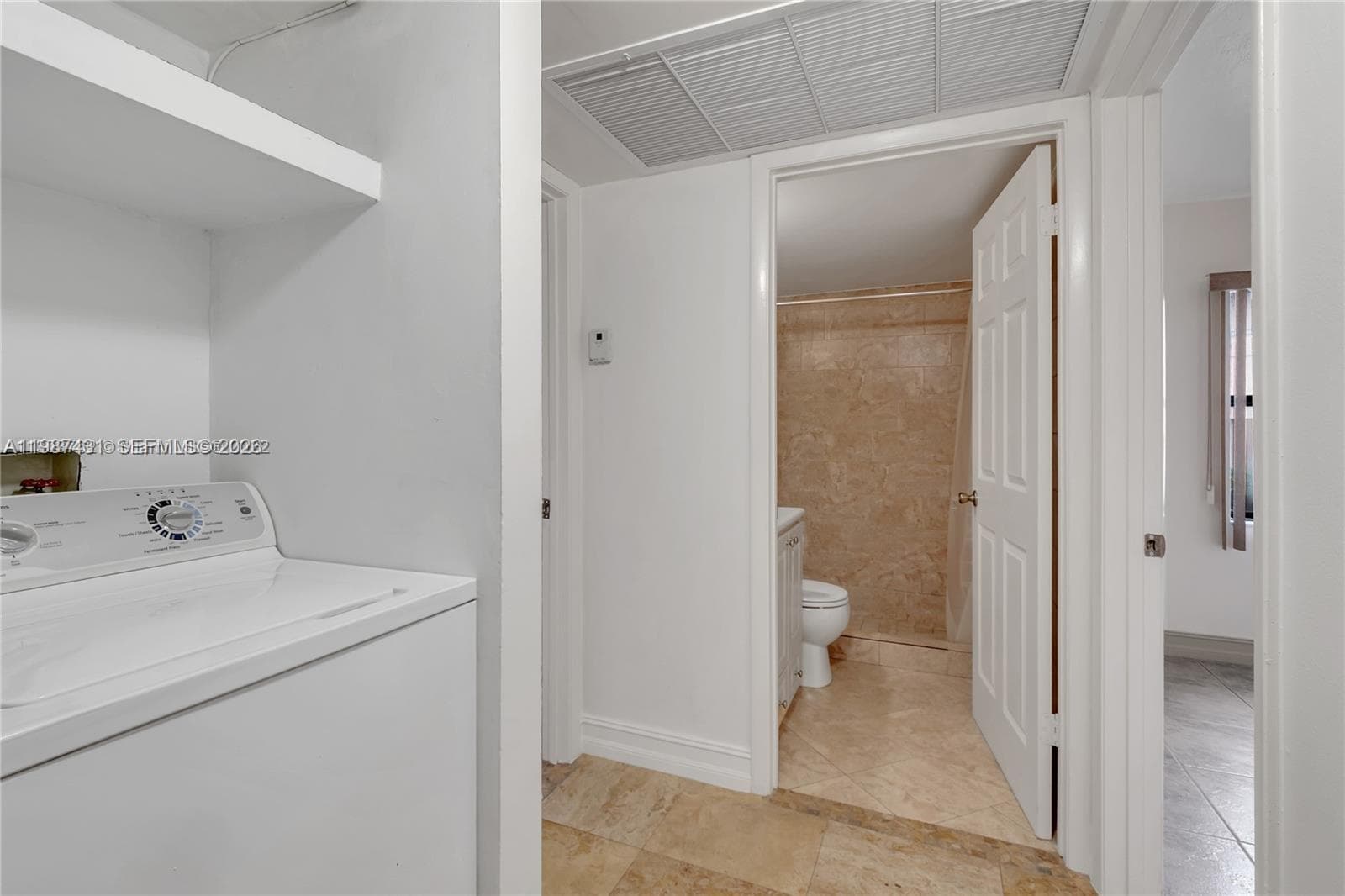 LAGO GRANDE · #58-12 in Hialeah - Photo 22