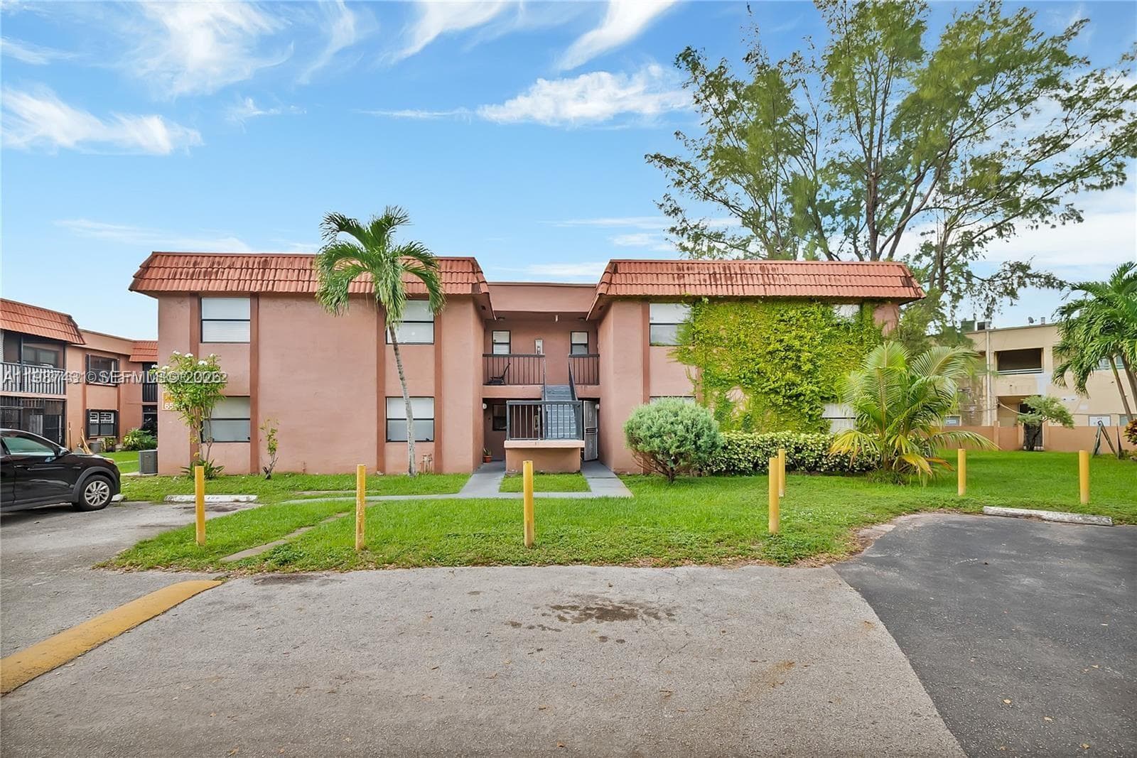 LAGO GRANDE · #58-12 in Hialeah - Photo 5