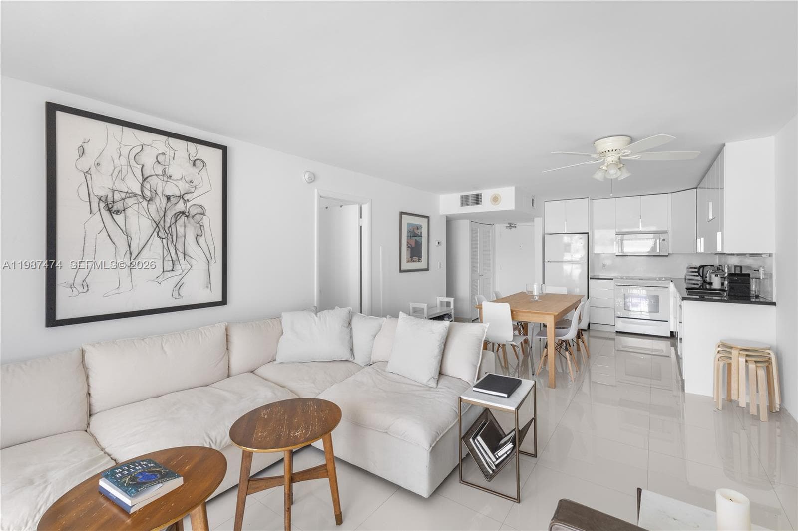OCEAN POINT CONDO · #607 in Miami Beach - Photo 2