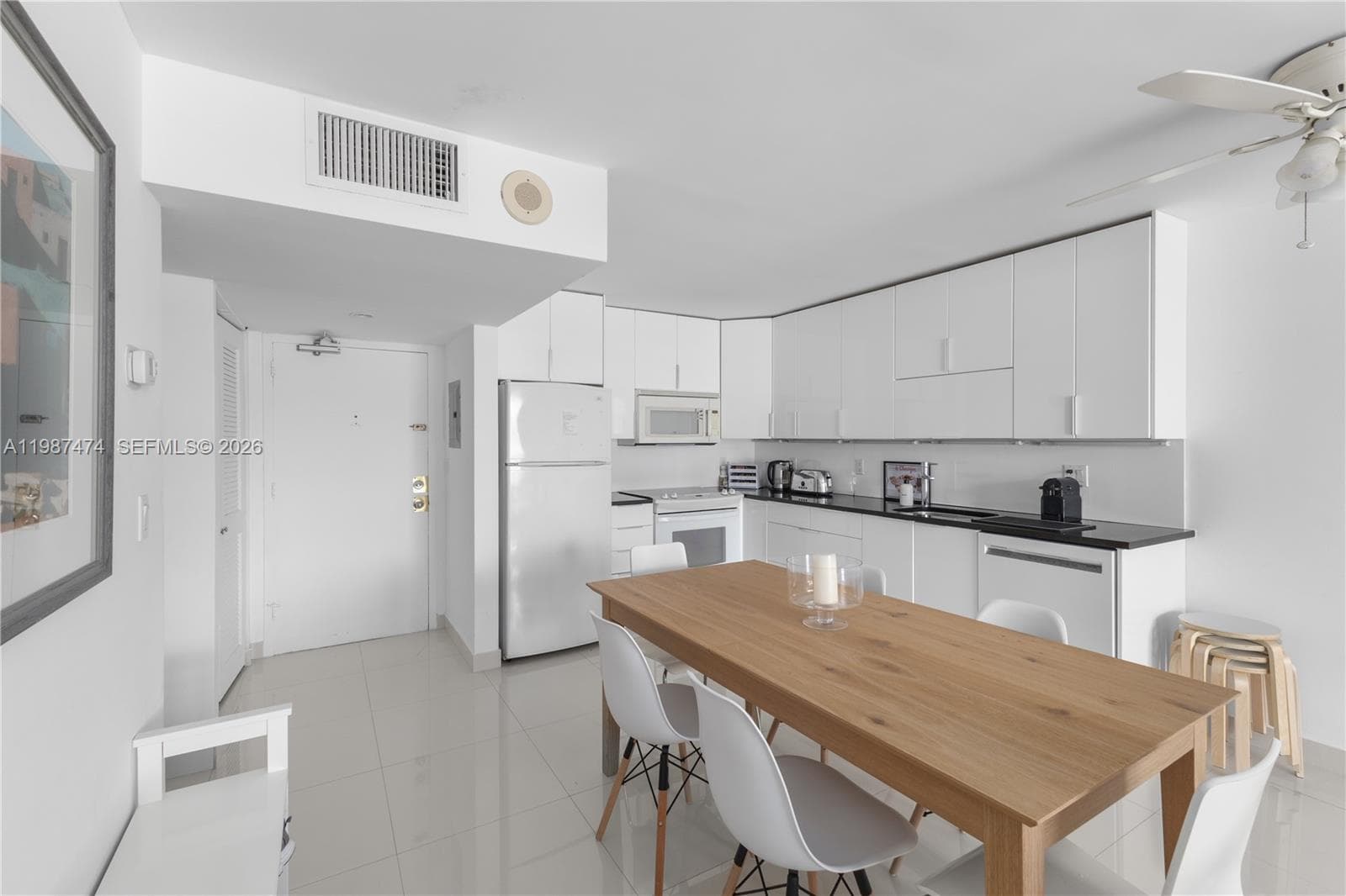 OCEAN POINT CONDO · #607 in Miami Beach - Photo 13