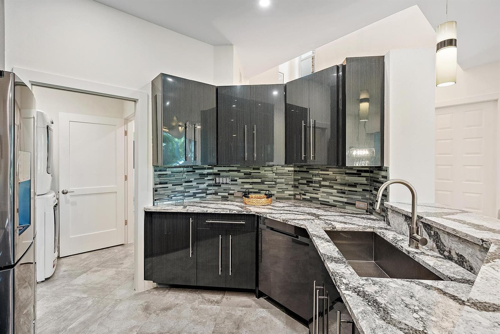 503 Resort Ln-11