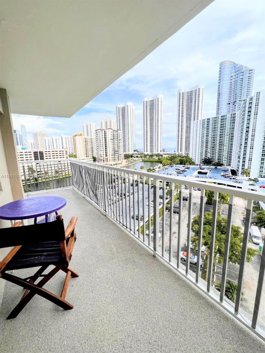ARLEN HOUSE CONDO · #915 in Sunny Isles Beach - Photo 13