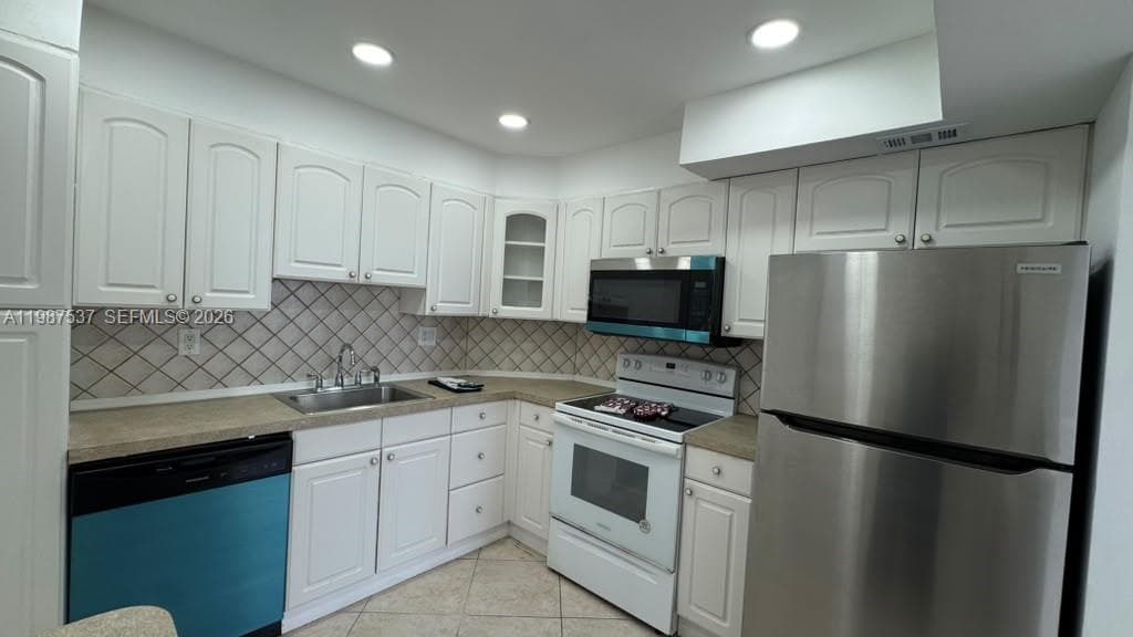 ARLEN HOUSE CONDO · #915 in Sunny Isles Beach - Photo 7