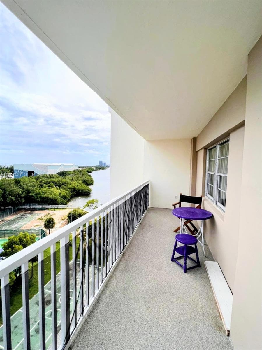 ARLEN HOUSE CONDO · #915 in Sunny Isles Beach - Photo 15