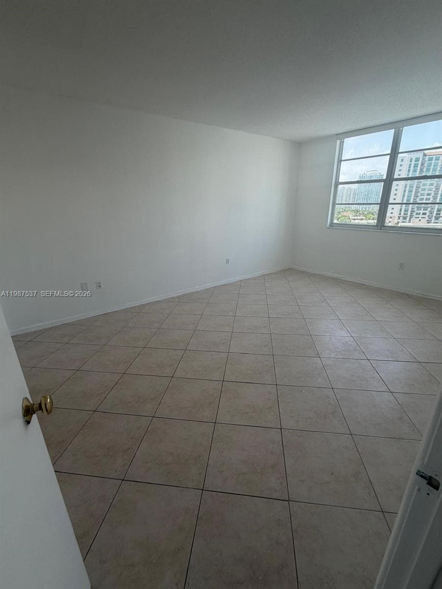 ARLEN HOUSE CONDO · #915 in Sunny Isles Beach - Photo 21
