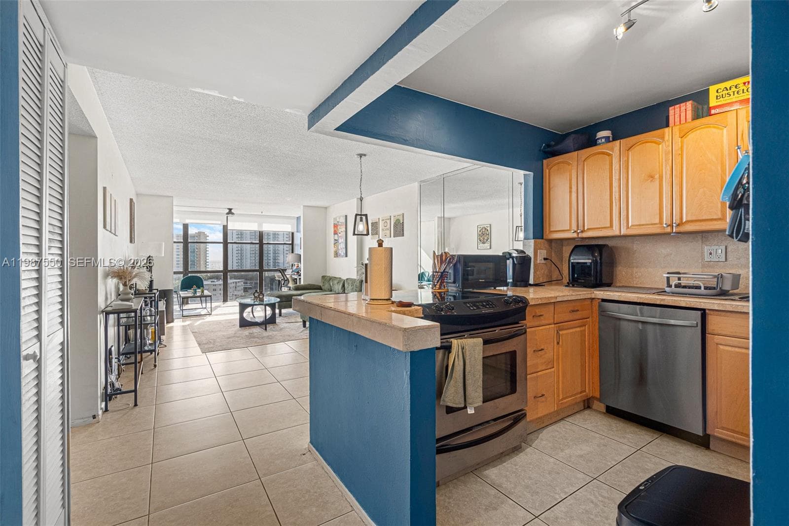 OCEANVIEW PARK · #1006 in Hallandale Beach - Photo 11