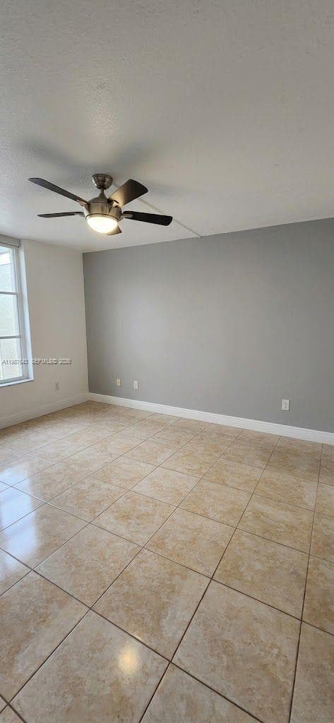 HALF MOON TOWERS CONDO · #206 in Miami - Photo 23