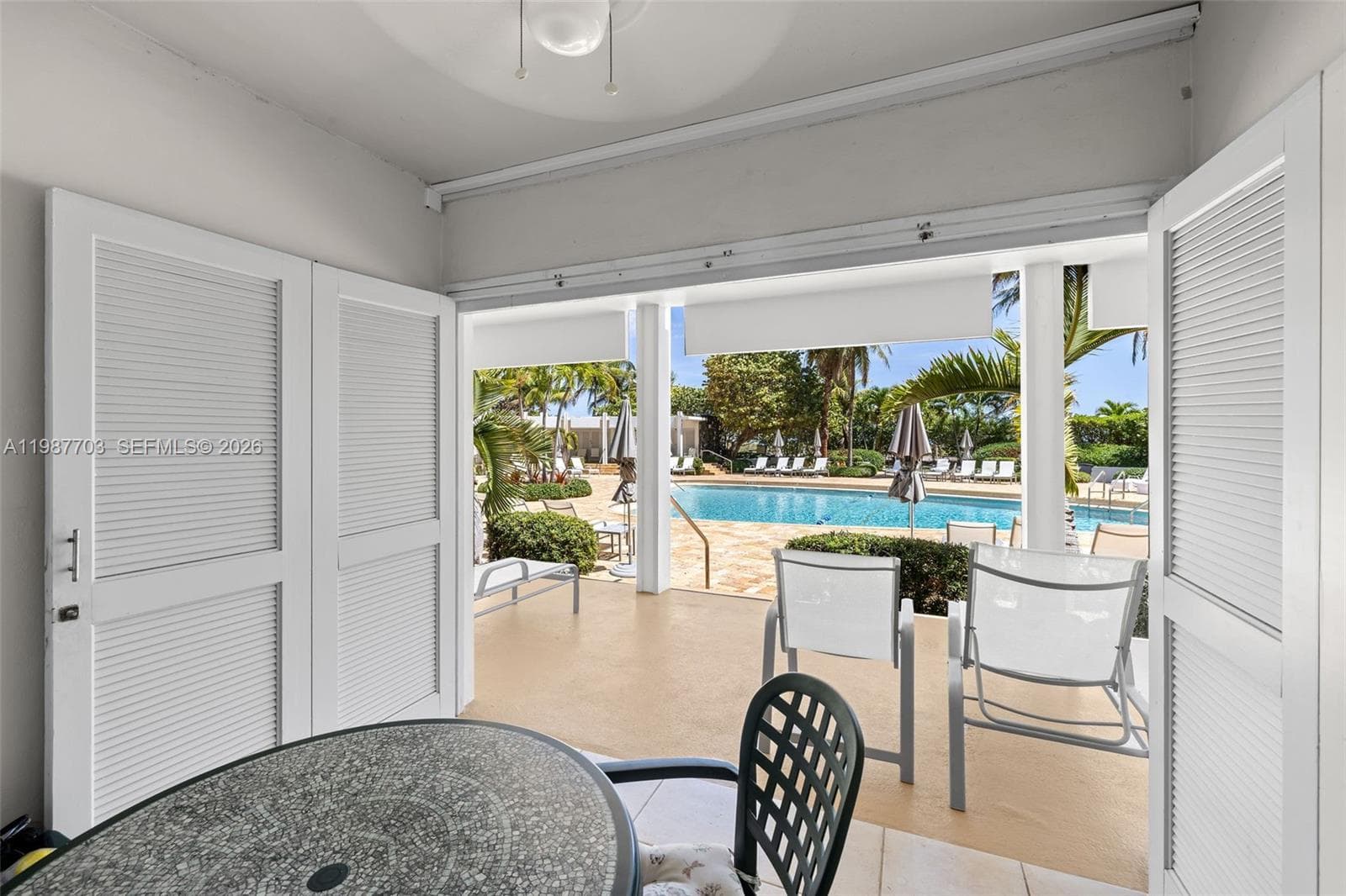 CRYSTAL HOUSE CONDO · #CAB14 in Miami Beach - Photo 2