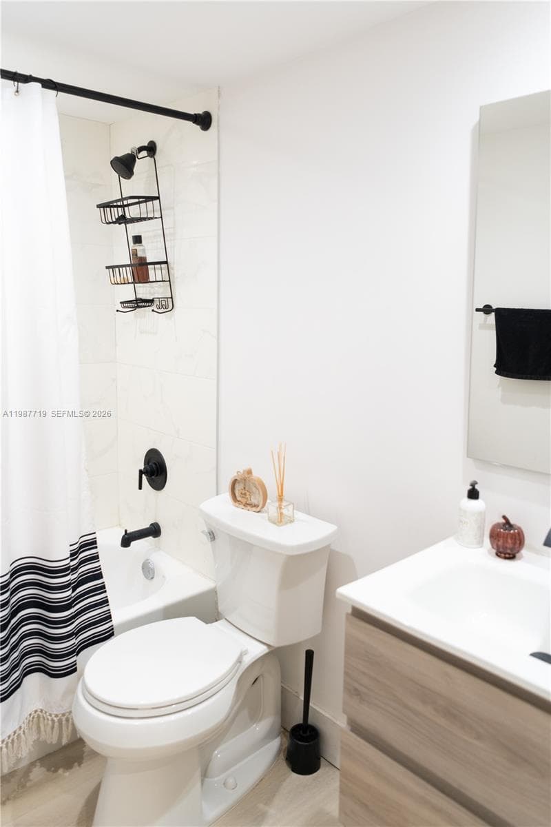 KEYSTONE HARBOR CLUB COND · #512 in North Miami - Photo 23