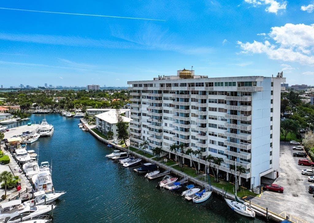 KEYSTONE HARBOR CLUB COND · #512 in North Miami - Photo 24