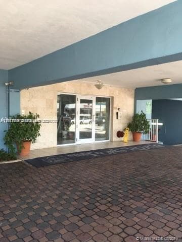 PORT ROYALE CONDO · #1210 in Miami Beach - Photo 2