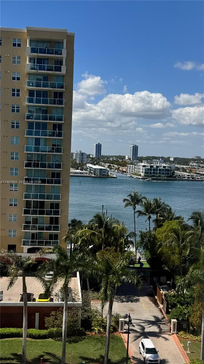 Plaza Of The Americas · #1015 in Sunny Isles Beach - Photo 27