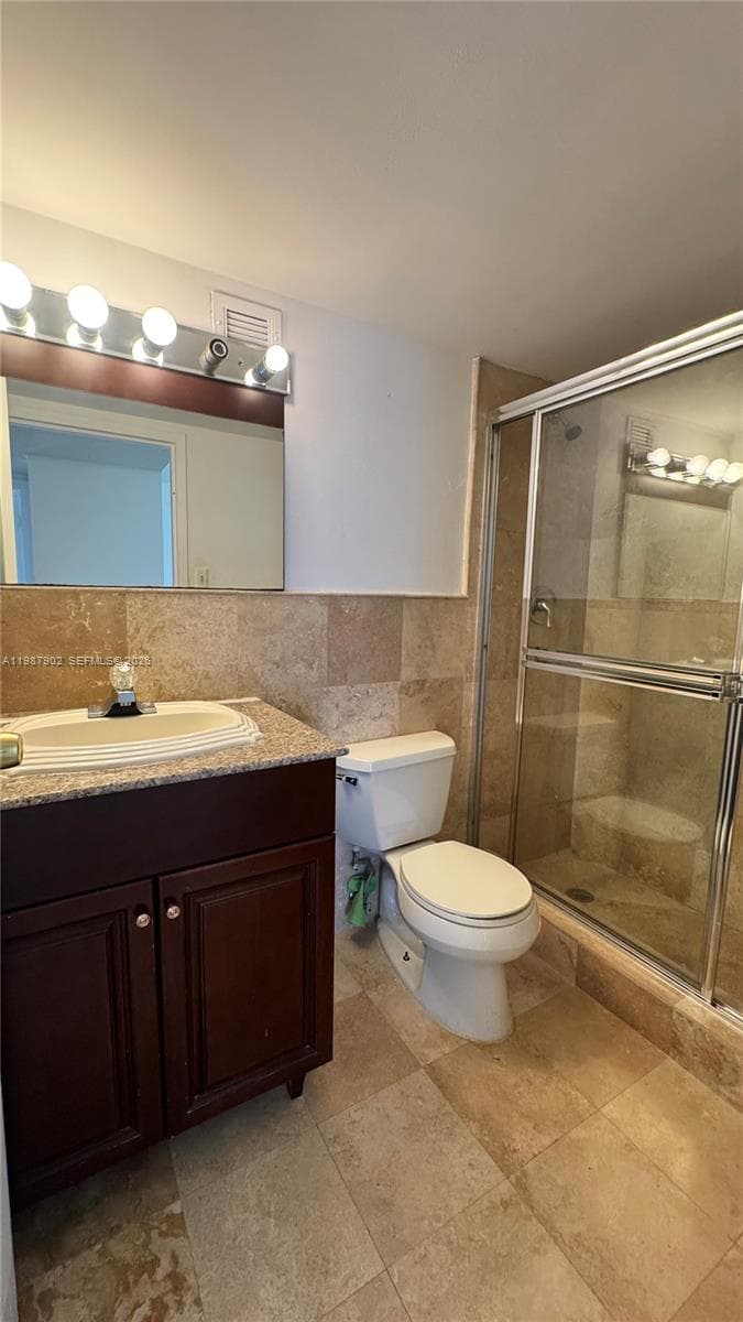 Plaza Of The Americas · #1015 in Sunny Isles Beach - Photo 16