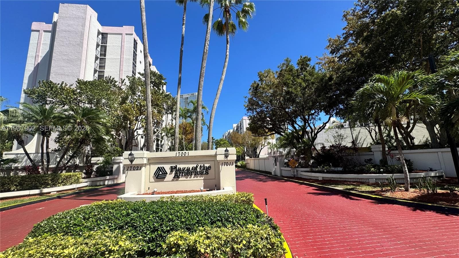 Plaza Of The Americas · #1015 in Sunny Isles Beach - Photo 3