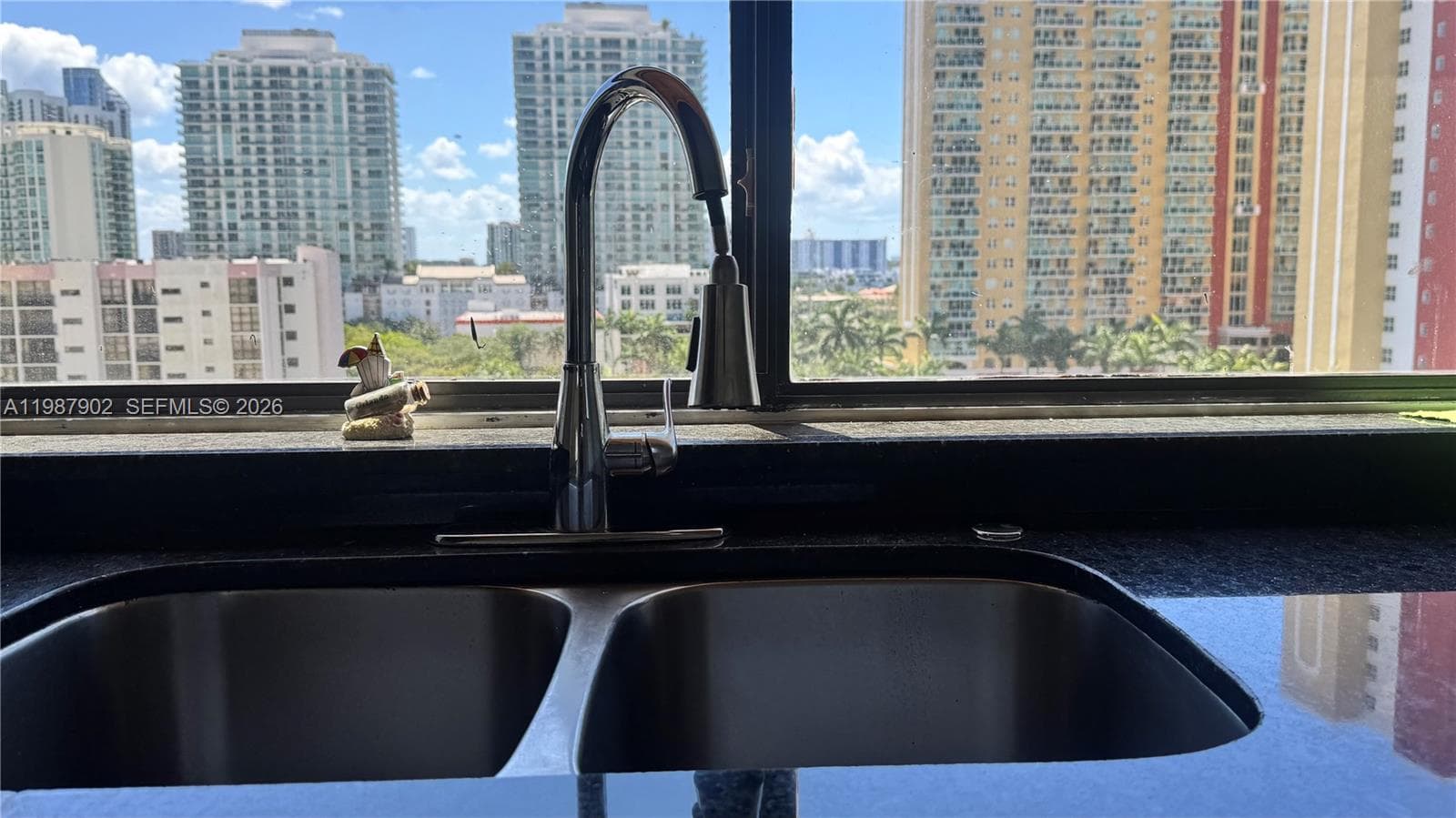 Plaza Of The Americas · #1015 in Sunny Isles Beach - Photo 10