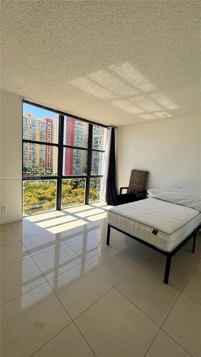 Plaza Of The Americas · #1015 in Sunny Isles Beach - Photo 18