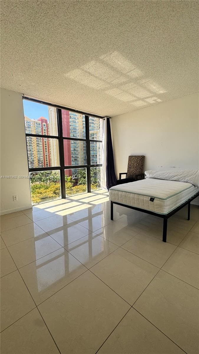 Plaza Of The Americas · #1015 in Sunny Isles Beach - Photo 19