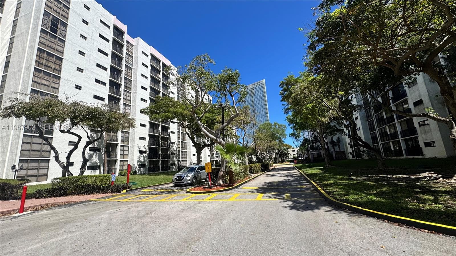 Plaza Of The Americas · #1015 in Sunny Isles Beach - Photo 39
